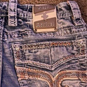 Men's rock revival jeans pretty much brand new worn 2 times maybe